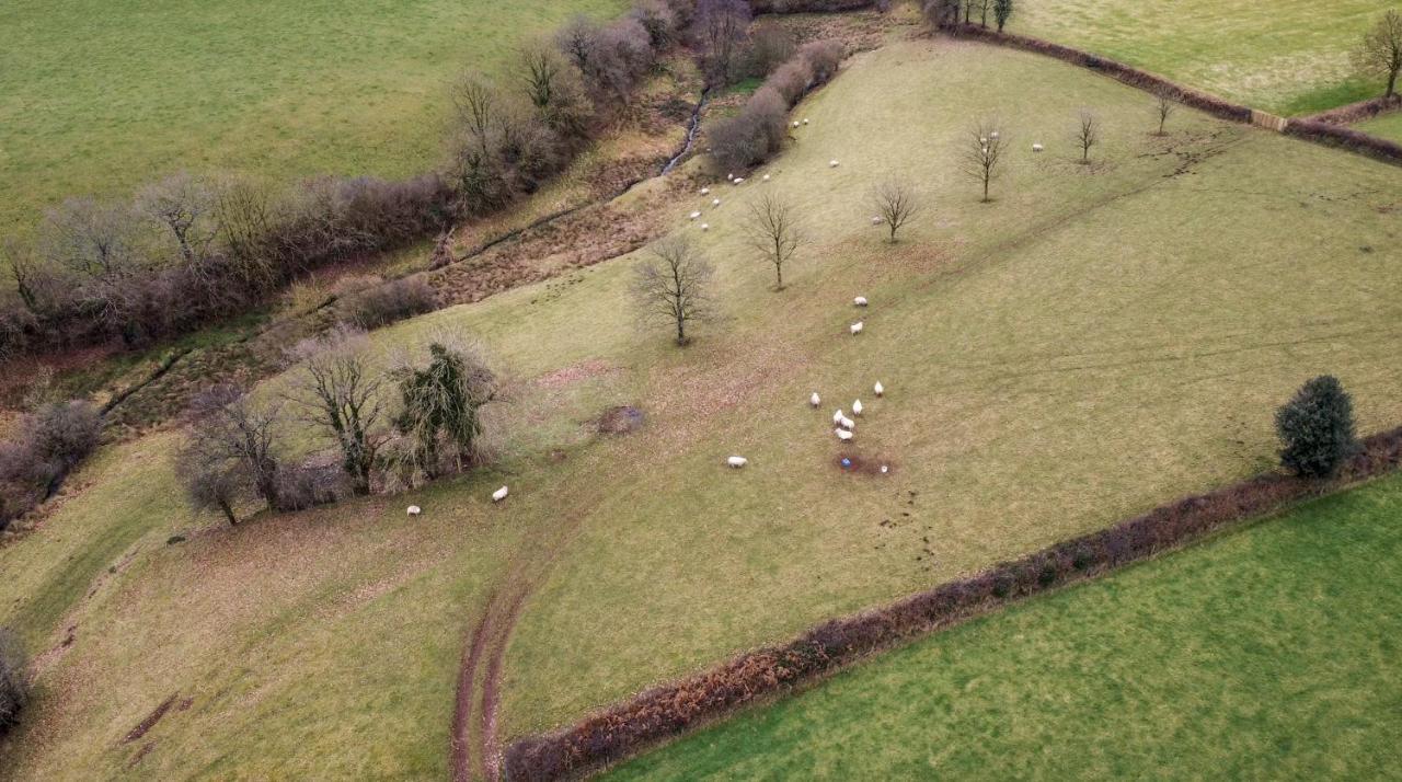 The Piggery Villa Witheridge Bagian luar foto